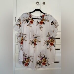 SHEIN White Pleated Blouse with Cute Sleeve Detail Size 4X NWOT